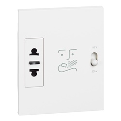Presa rasoio 230V bianca con trasformatore isolamento 20VA 3 moduli bagno