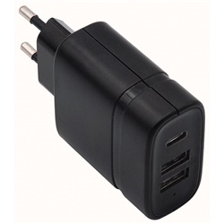 Alimentatore tablet compatto 3 prese USB ricarica simultanea efficiente uso professionale e domestico