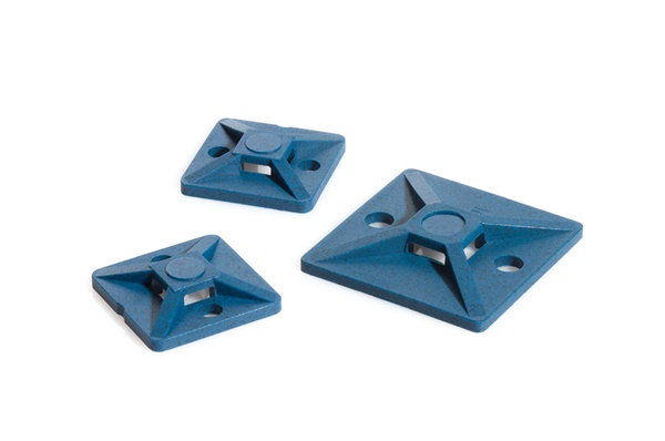 Basetta rilevabile 28x28 blu MCMB4 per fissaggio cavi alimentare farmaceutico